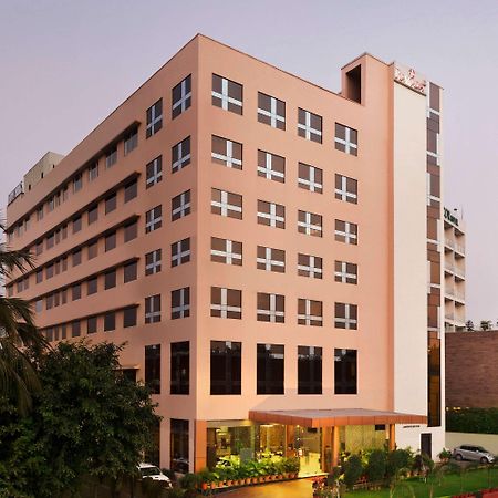 Отель Ramada Jamshedpur Bistupur Экстерьер фото