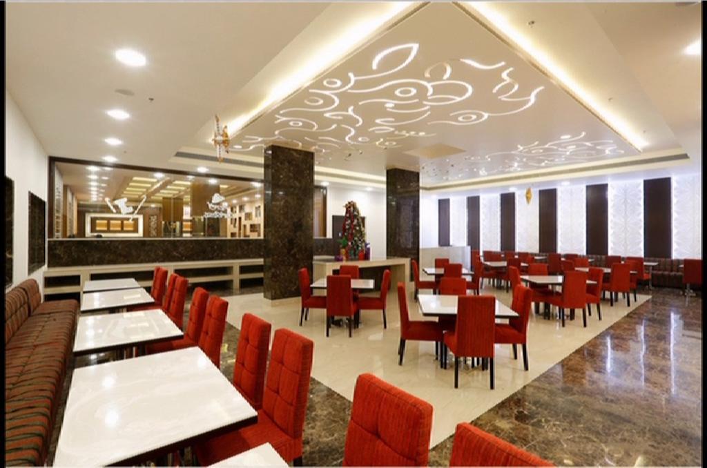 Отель Ramada Jamshedpur Bistupur Экстерьер фото