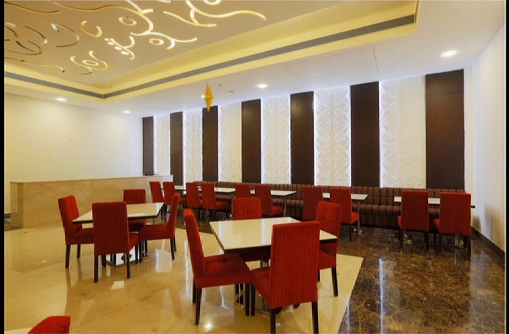 Отель Ramada Jamshedpur Bistupur Экстерьер фото