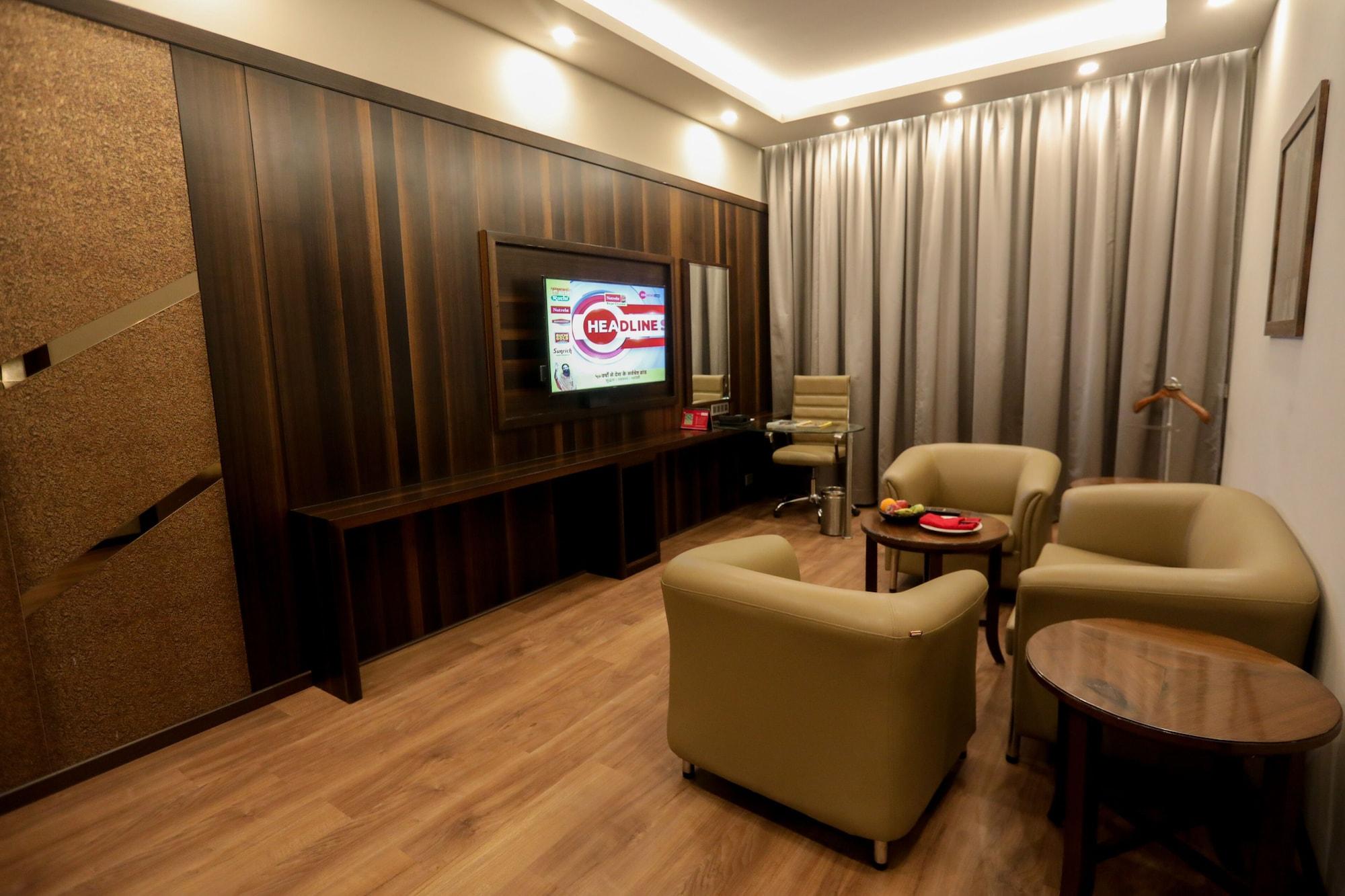 Отель Ramada Jamshedpur Bistupur Экстерьер фото