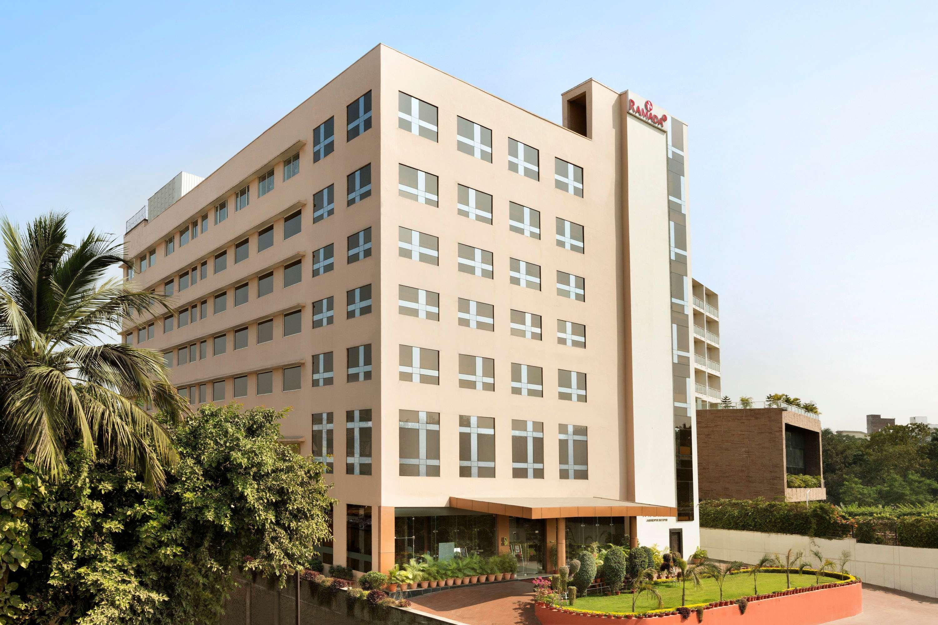 Отель Ramada Jamshedpur Bistupur Экстерьер фото