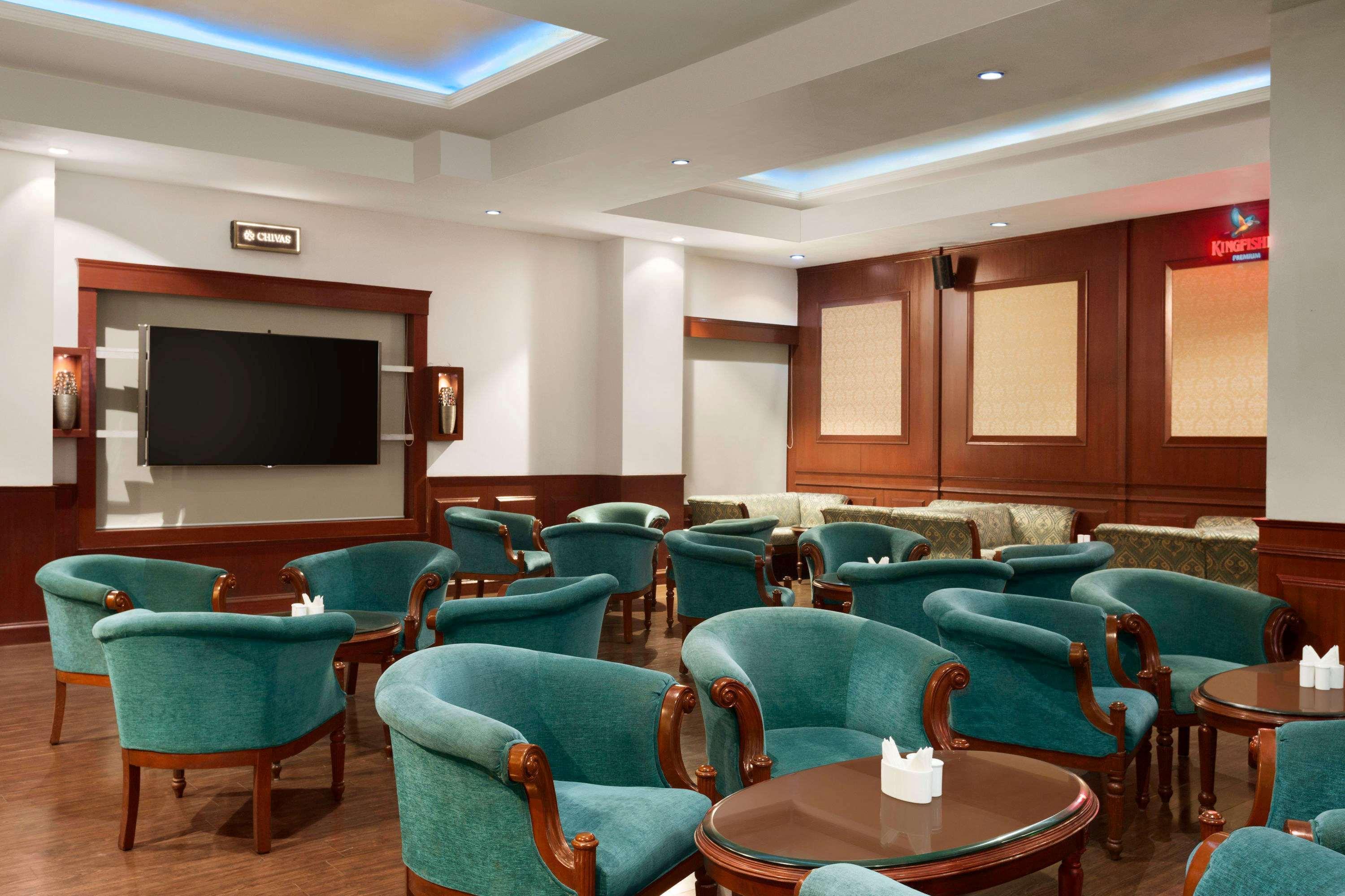 Отель Ramada Jamshedpur Bistupur Экстерьер фото