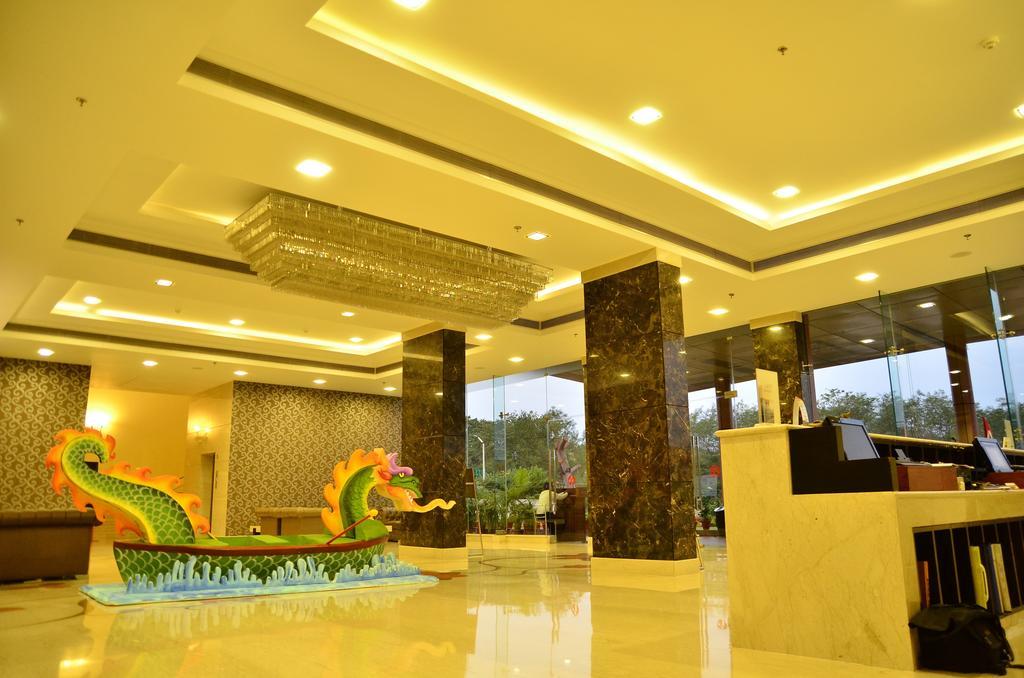 Отель Ramada Jamshedpur Bistupur Экстерьер фото