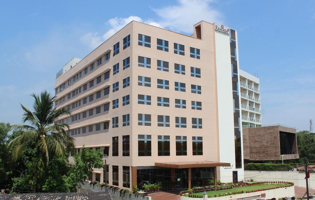 Отель Ramada Jamshedpur Bistupur Экстерьер фото