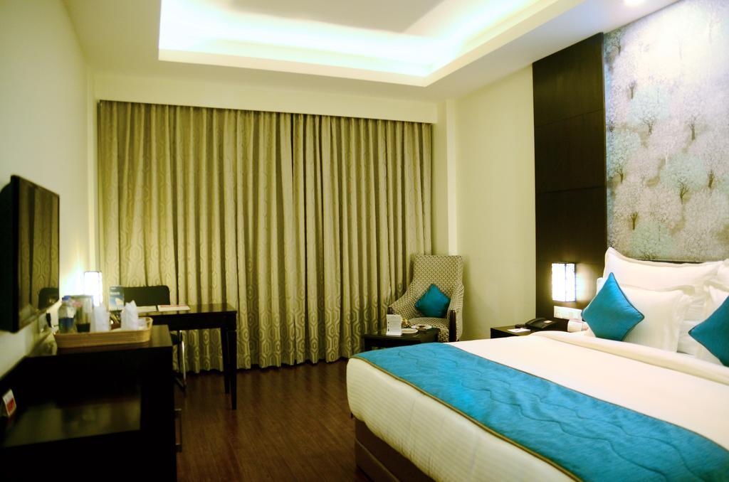 Отель Ramada Jamshedpur Bistupur Экстерьер фото